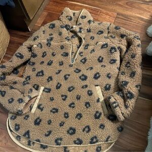 Abercrombie & Fitch Soft AF Collection Leopard Print Sherpa Fleece‎ Pullover  S